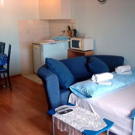Apartments Mato Вис Екстериор снимка