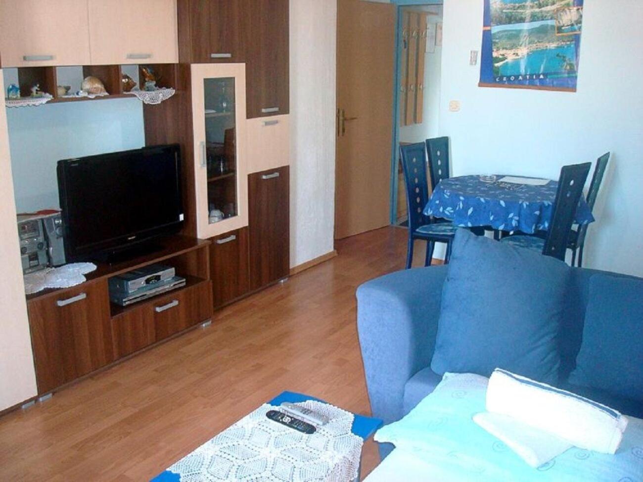 Apartments Mato Вис Екстериор снимка