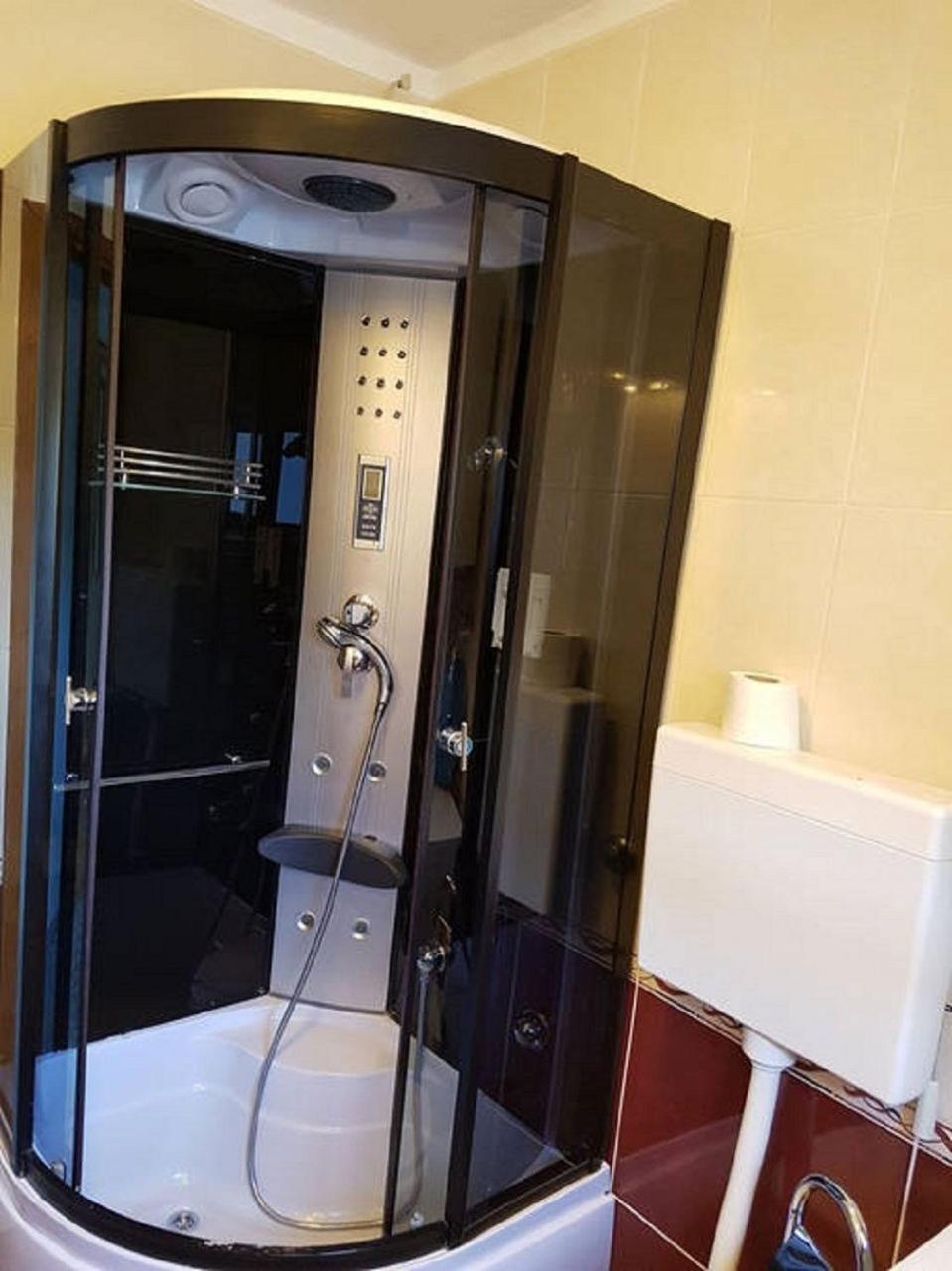 Apartments Mato Вис Екстериор снимка