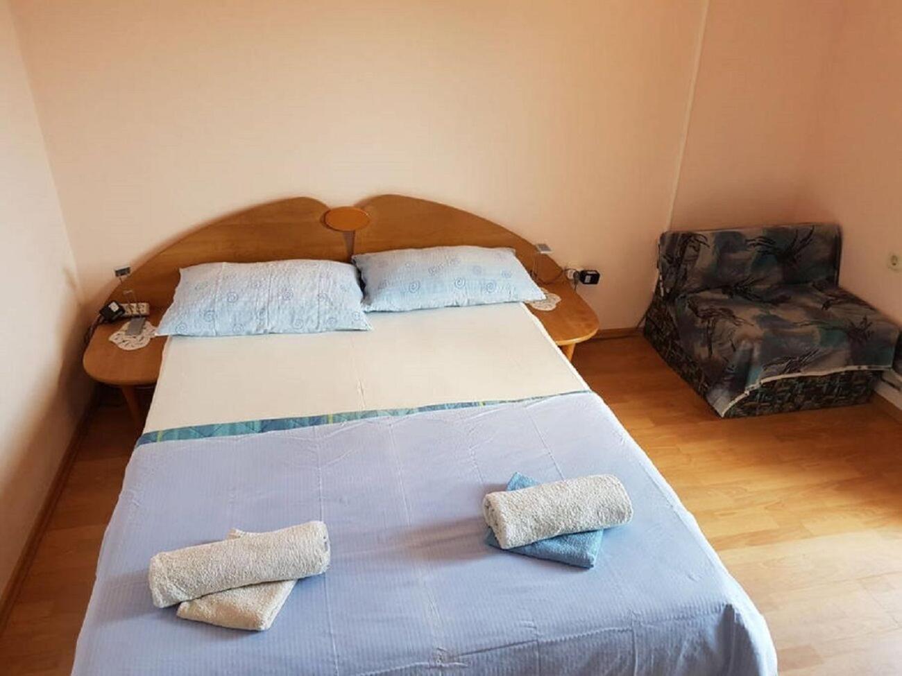 Apartments Mato Вис Екстериор снимка